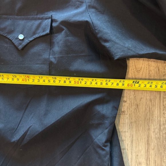 Ely Cattleman Black Western Shirt with White pearl snaps - Picture 5 of 6